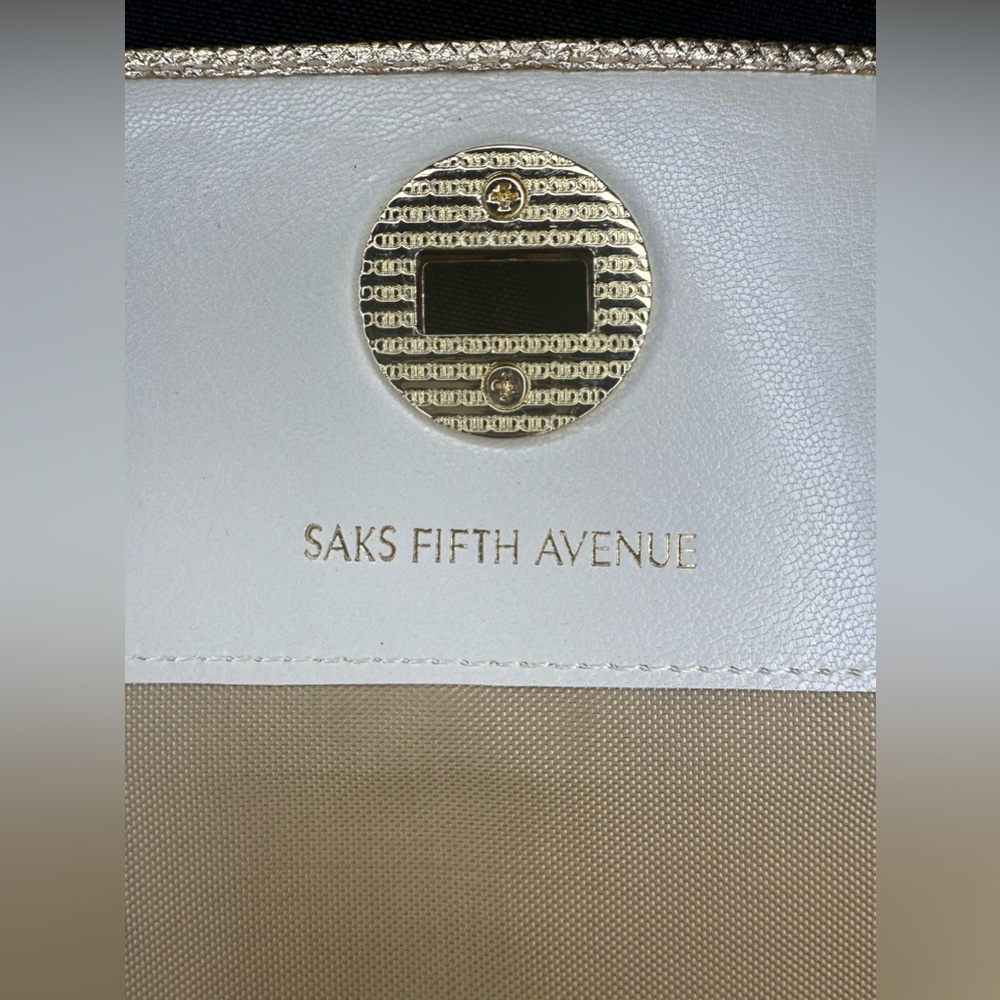 SAKS FIFTH AVENUE mini gold cross body bag💛 Lots of pockets Excellent condition